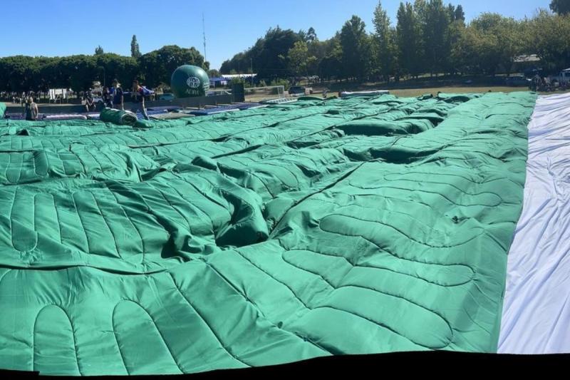 La cama más grande del mundo es de Chillán - ADRA