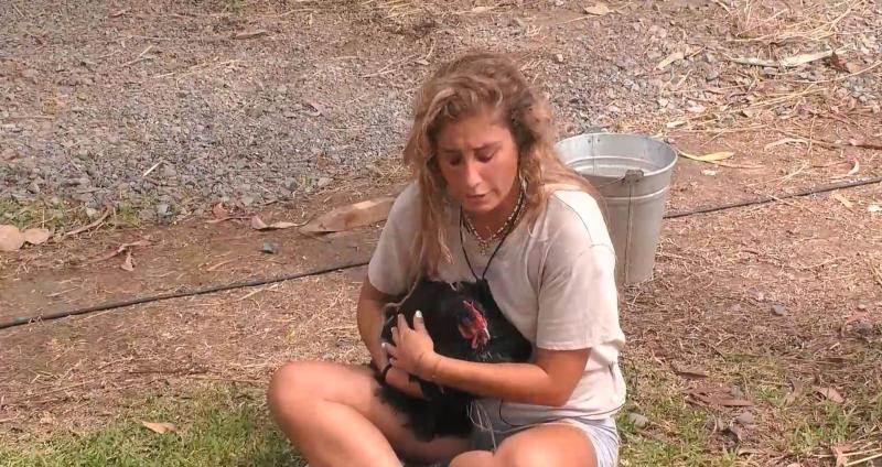 Daniela Castro sufre por la gallina en Tierra Brava