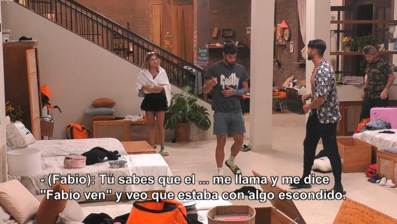 Fabio Agostini le dice a Jhonatan que Arturo Longton lo engañó