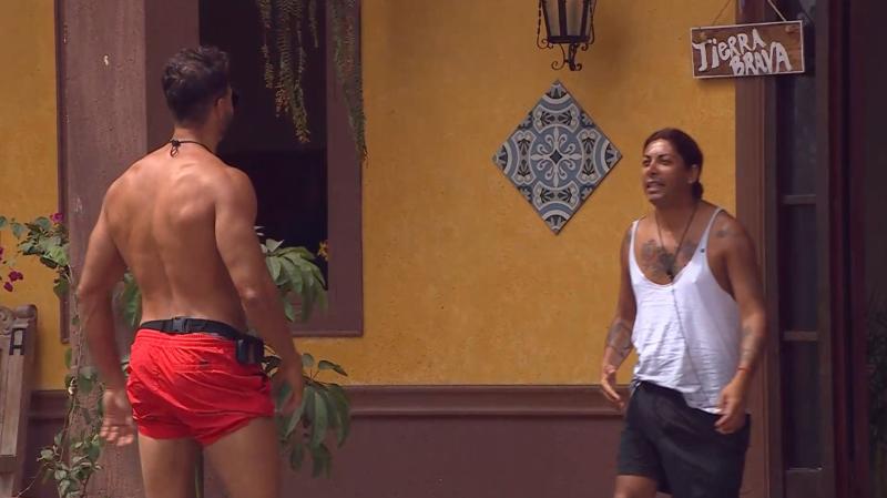 Fabio Agostini y Botota Fox negocian