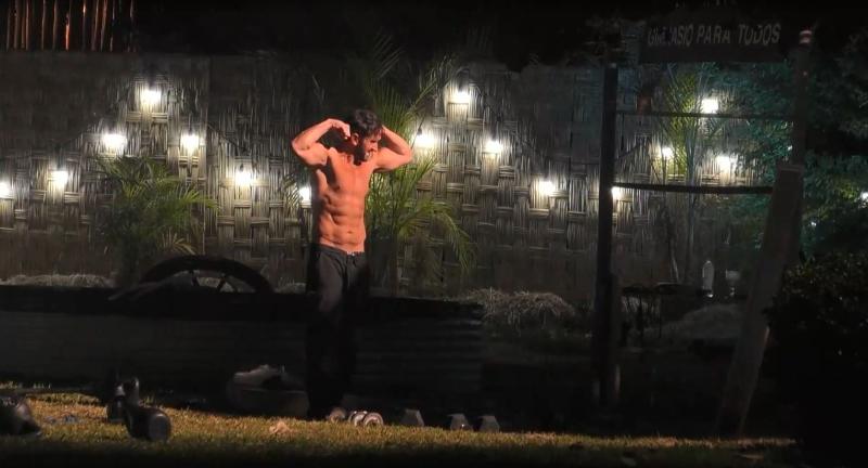 Arturo Longton hace ejercicio