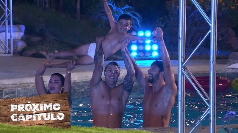 El equipo de Miguelito presenta su nado sincronizado en Tierra Brava