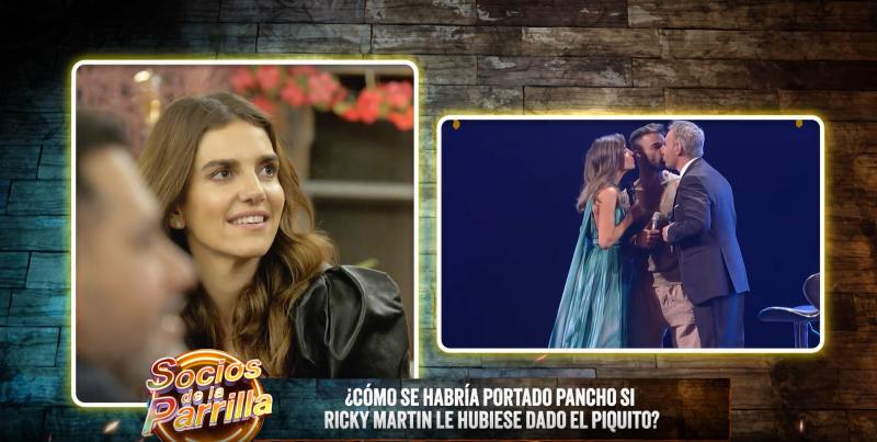 Ricky Martin le roba un piquito a los animadores