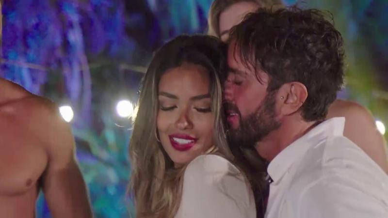 Arturo Longton y Shirley Arica bailan en Tierra Brava