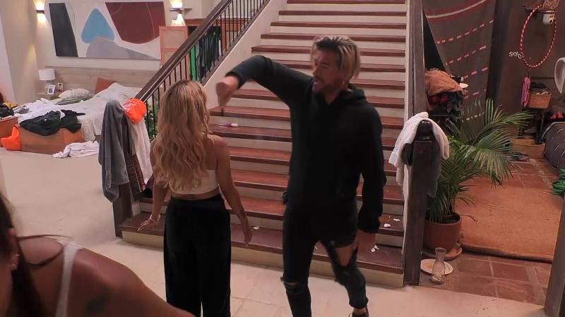 Junior Playboy y Guarén en ritual