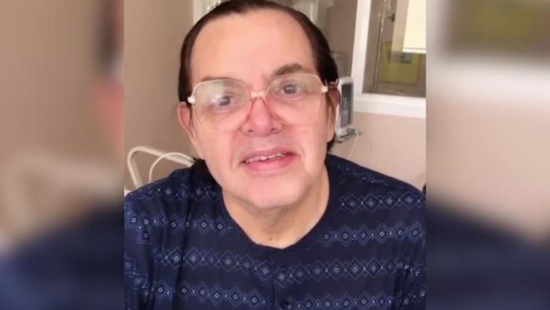 Gonzalo Cáceres envía saludo a sus seguidores.