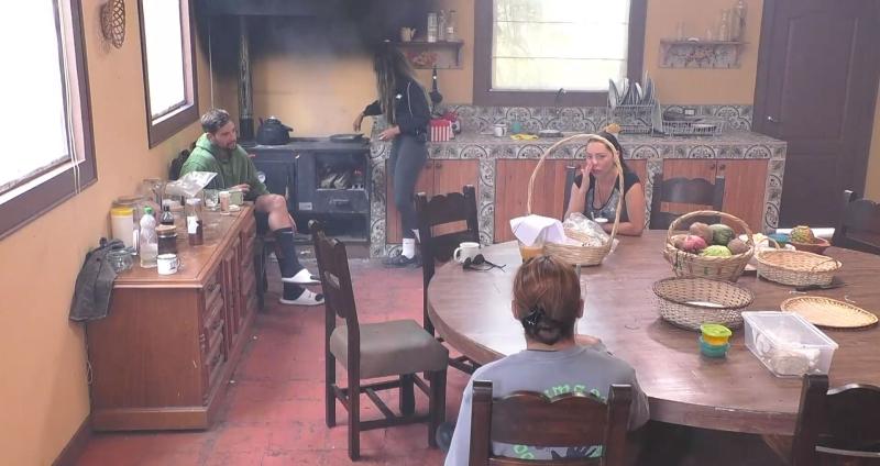 Daniela Aránguiz, Botota y Luis Mateucci