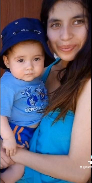 Estefanía Gutiérrez junto a Tomasito - Instagram