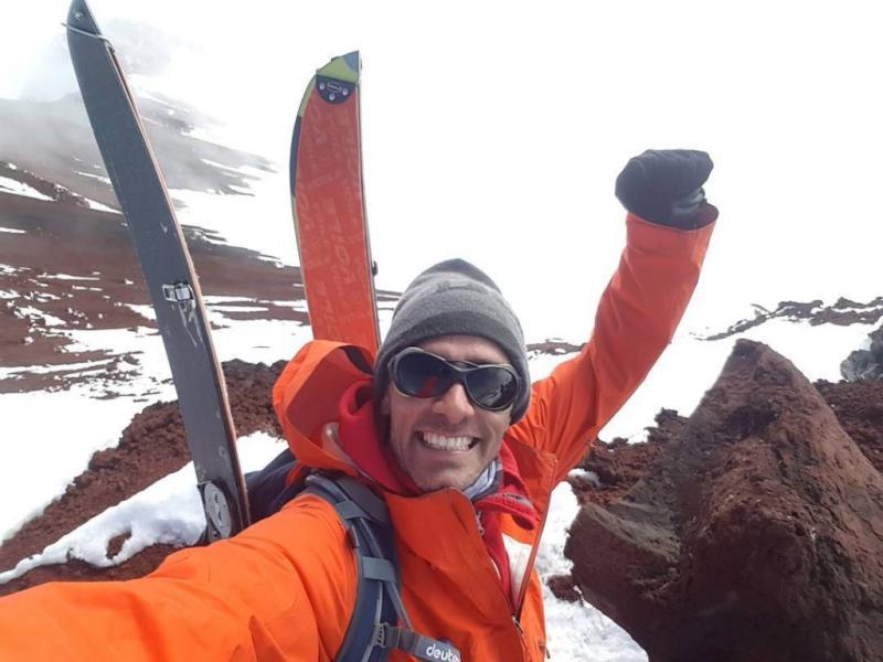 Sebastián Roca, Mundos Opuestos