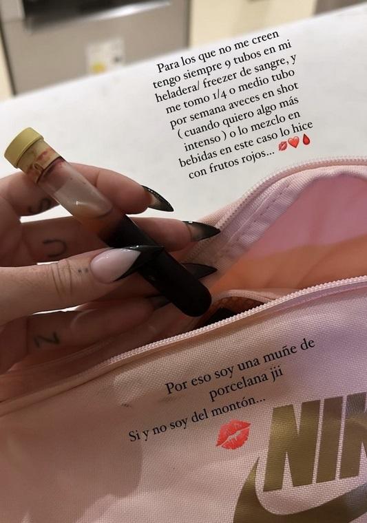 Modelo argentina toma su propia sangre