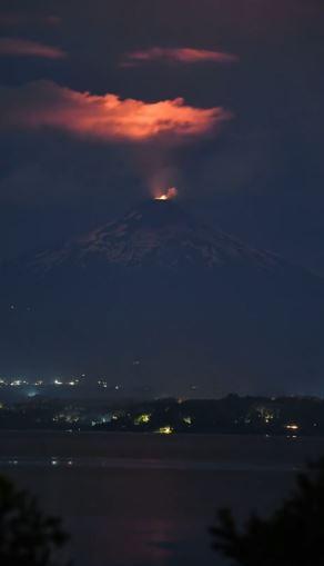 Fotógrafo capturó video de una tormenta sobre el volcán Villarrica