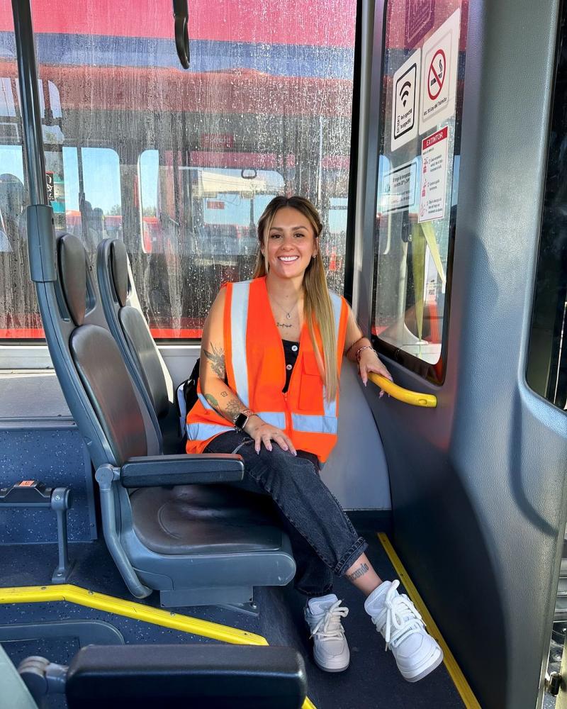 Azzart Maveth volvió a trabajar en las micros tras su paso por Tierra Brava - Créditos: Instagram