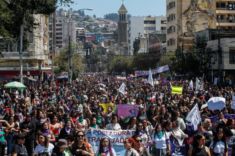 Marcha por el Día de la Mujer en Valparaíso - Créditos: Aton