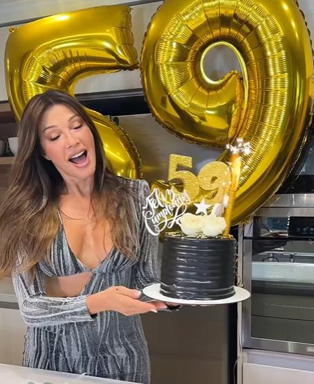 Catherine Fulop celebró sus 59 años con controversial video.