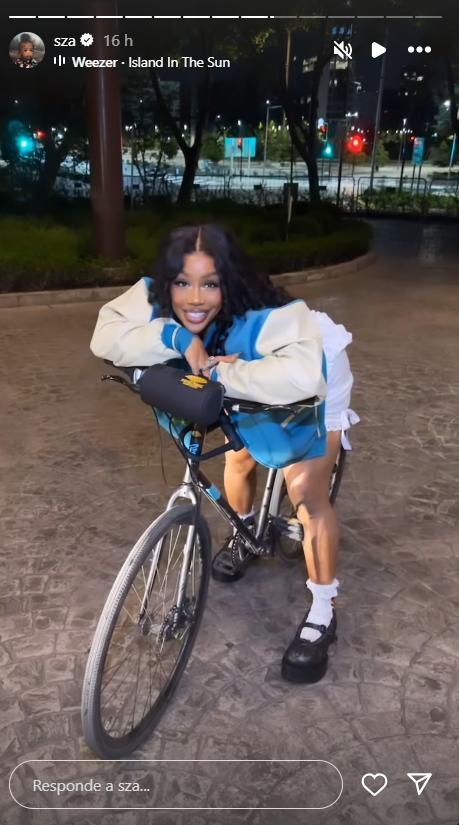 SZA anduvo en bicicleta por las calles de Santiago - Créditos: Captura Instagram