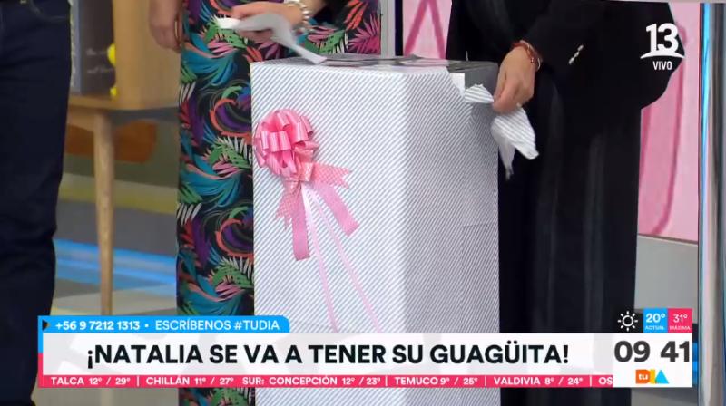 Natalia López recibió regalos de parte de Tu Día - Créditos: Captura Canal 13