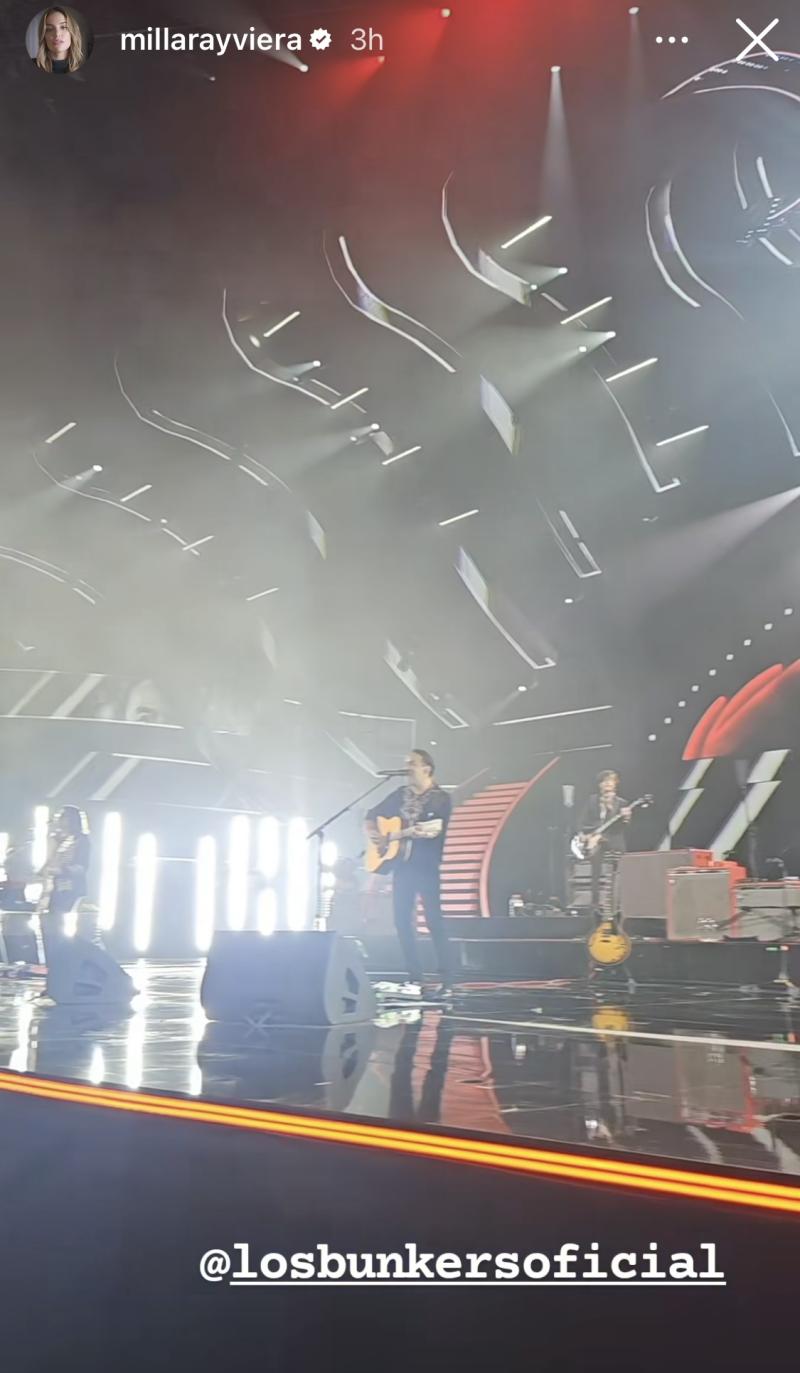 Millaray Viera viendo a Los Bunkers - Instagram