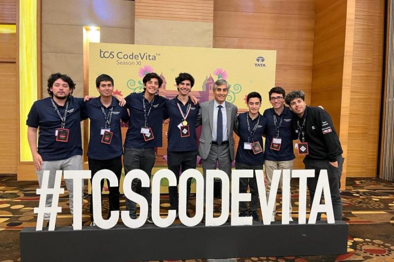 Estudiante chileno es "el mejor programador de mundo" - Créditos: Embajada de Chile en India