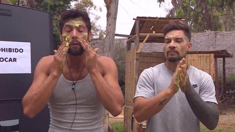 Jhonatan Mujica y Luis Mateucci rejuvenecidos con una máscara de palta