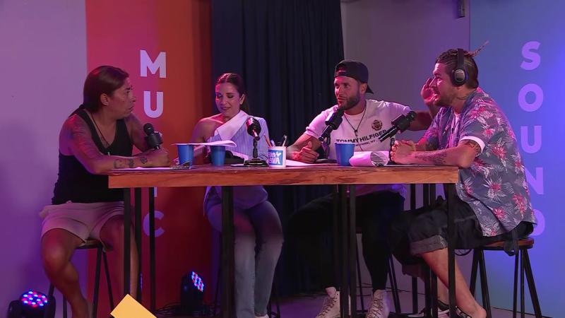 Junior Playboy en el panel del podcast de Tierra Brava