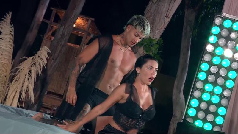 Nicolás Solabarrieta y Daniela Aránguiz bailan sensualmente en Tierra Brava