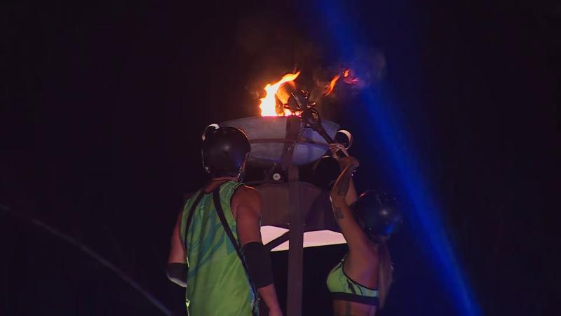 Arturo Longton deja que Shirley Arica encienda la antorcha en Tierra Brava