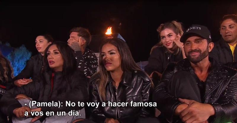 Pamela peleando con Gabrieli