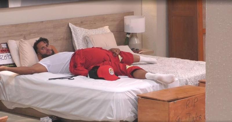 Fabio Agostini escuchando amenazas de Pamela Díaz