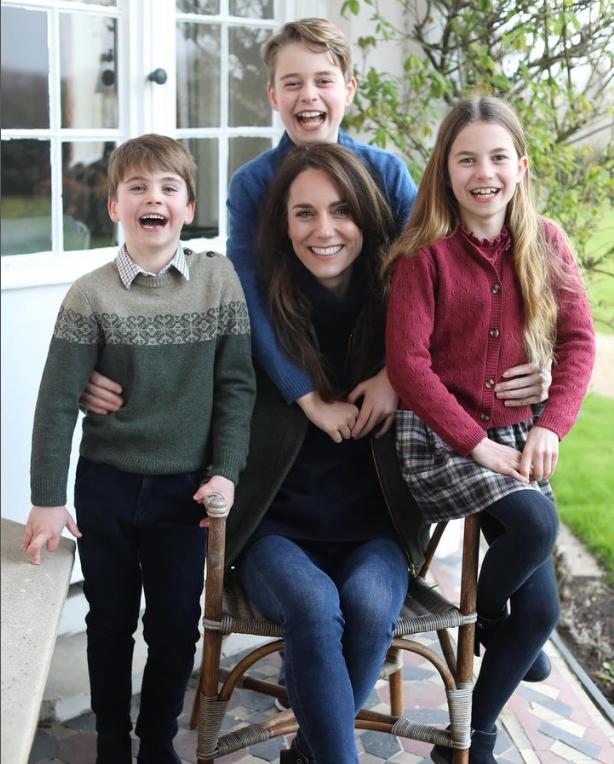 Kate Middleton junto a sus hijos