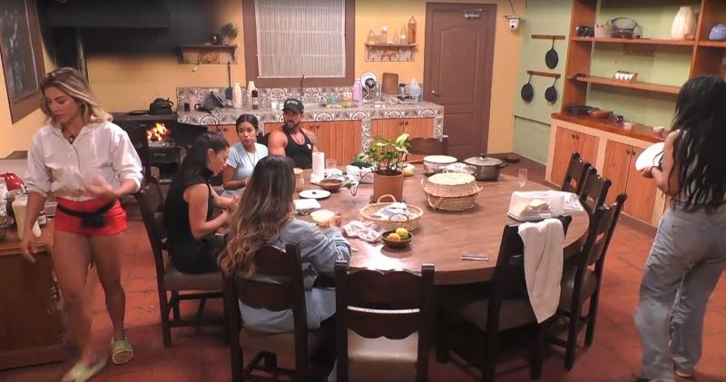 Pamela Díaz molestando a Gabrieli