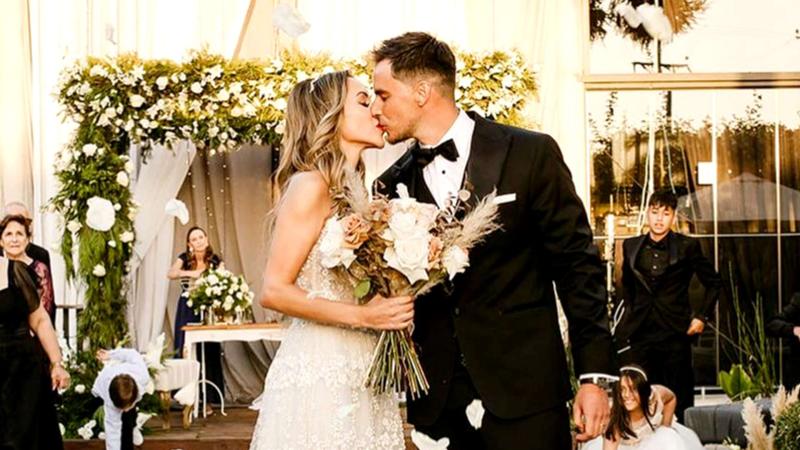 Marité Matus y Camilo Huerta en el día de su matrimonio.