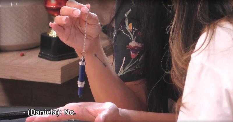 El péndulo respondió que no.