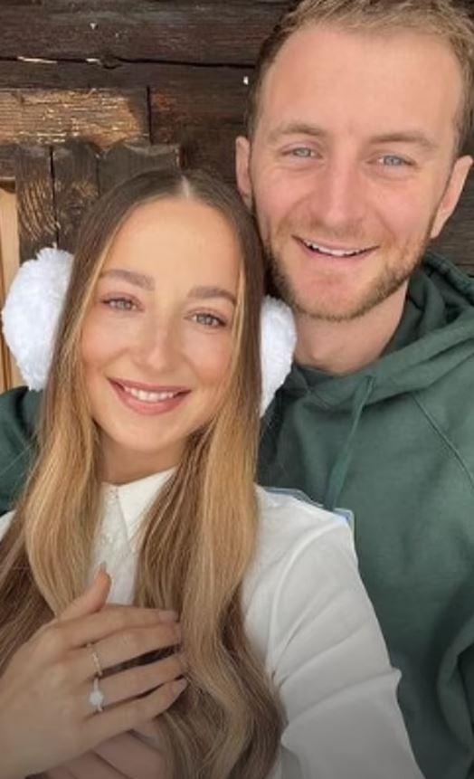 Policía se cae y muere en plena fiesta de compromiso