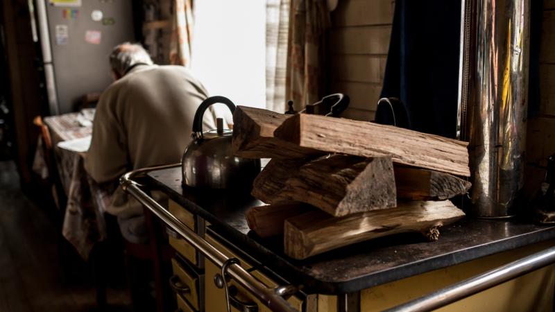 Entregan pagos del ex Bono Leña