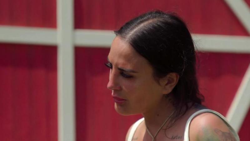 Blue Mary triste por la vaca en Ganar o Servir