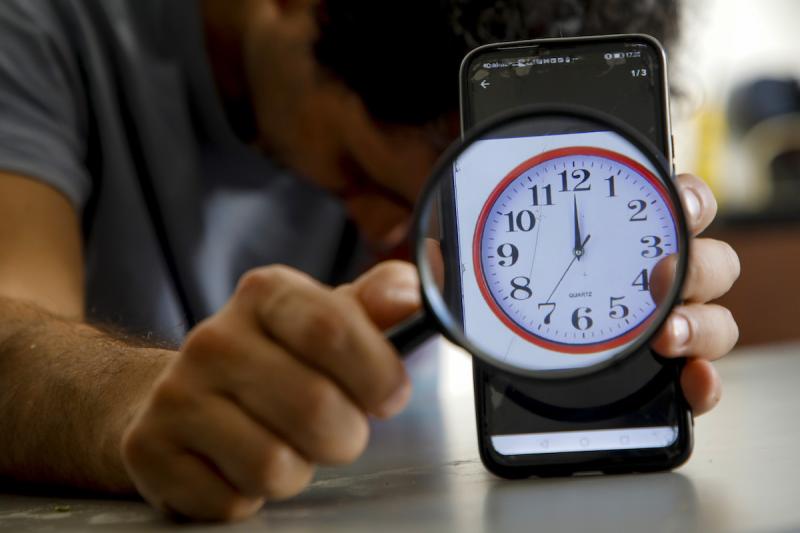 Hasta cuándo se mantendrá el horario de invierno en Chile - ATON