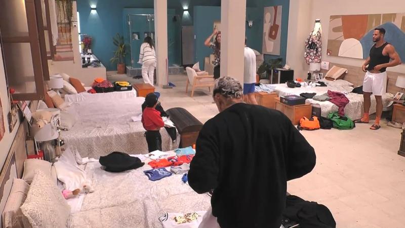 Botota Fox enojada con Miguelito en Tierra Brava