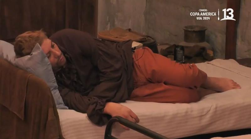 Botota interroga a Blue Mary en Ganar o Servir