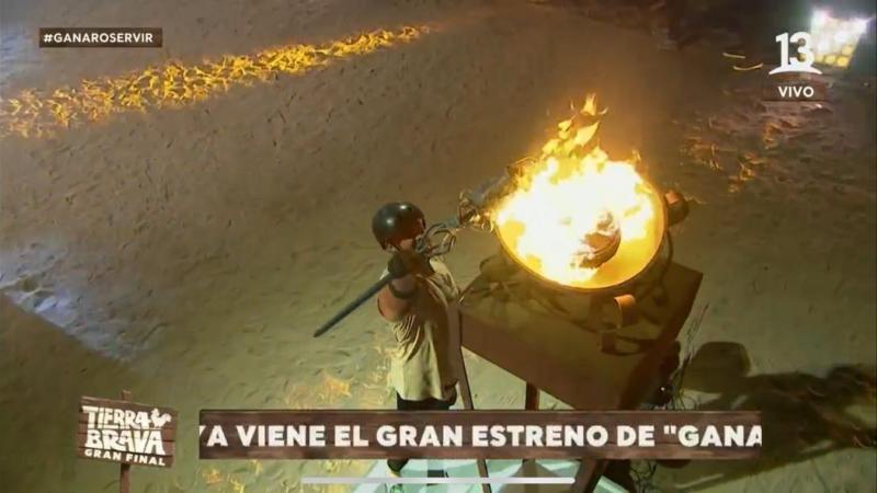 Fabio Agostini enciende la antorcha de la final de Tierra Brava