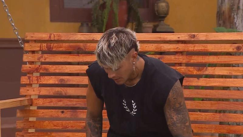 Nico Solabarrieta habló en portugués fluido, dejó a todos sorprendidos, se paró y se fue, como si nada