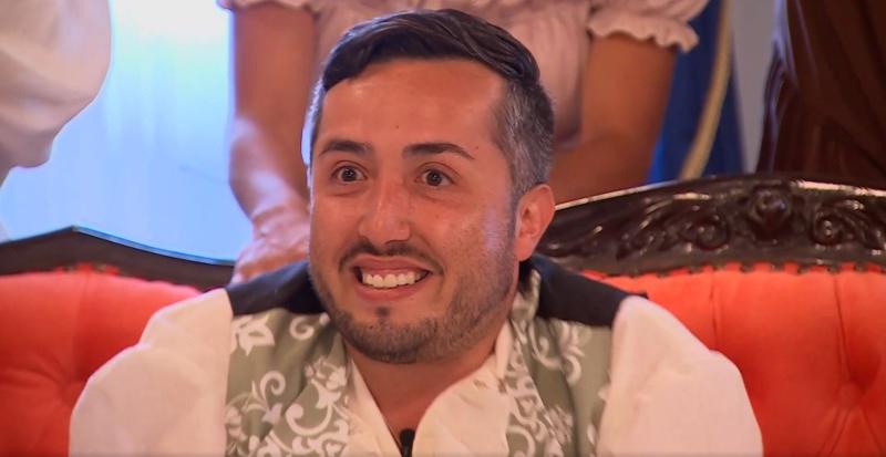 José Ángel González, el Poeta, habla de sus peluches en Ganar o Servir