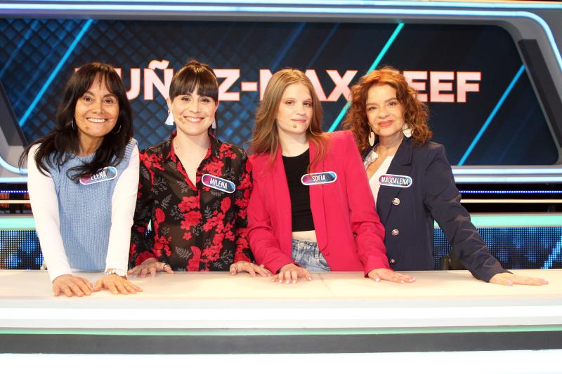 Las actrices Magdalena Max-Neef y Elena Muñoz con sus hijas Milena Bastías y Sofía Bennet | Que Dice Chile de Canal 13