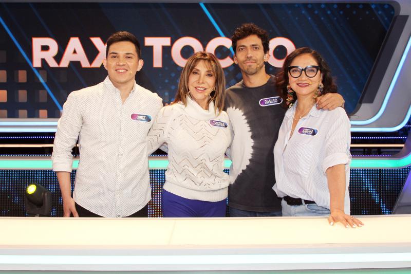 Cristina Tocco y Ximena Rivas y sus hijos, Jorge y Ramiro