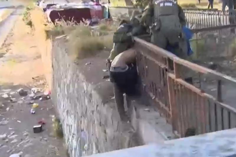 Hombre intentó lanzarse a Río Mapocho