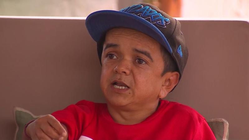 Miguelito discute con Botota en Tierra Brava