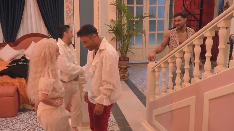 Claudio Valdivia acorrala a Fran Maira en Ganar o Servir