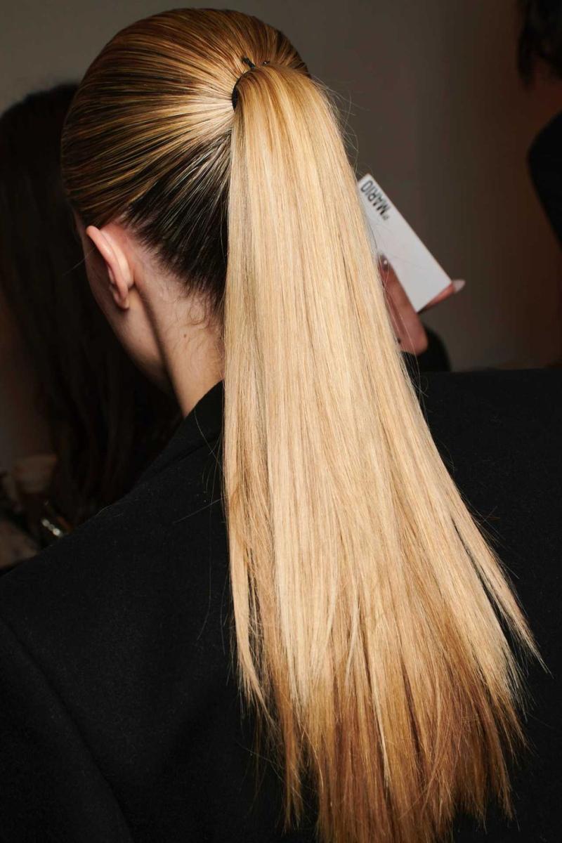 Peinados para ir a trabajar - LAUNCHMETRICS SPOTLIGHT