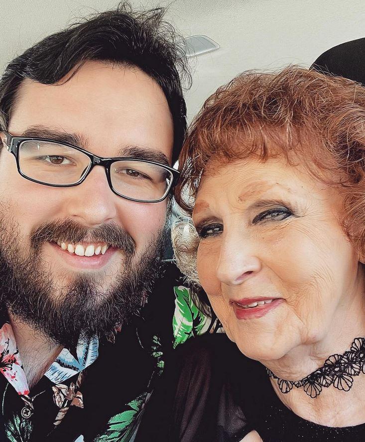 Pareja se conoció en el funeral - Instagram