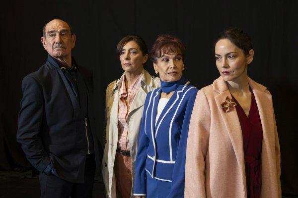 Liliana García, Ingrid Isensee, Shlomit Baytelman y Agustín Moya en la obra "El vuelo de Laura"