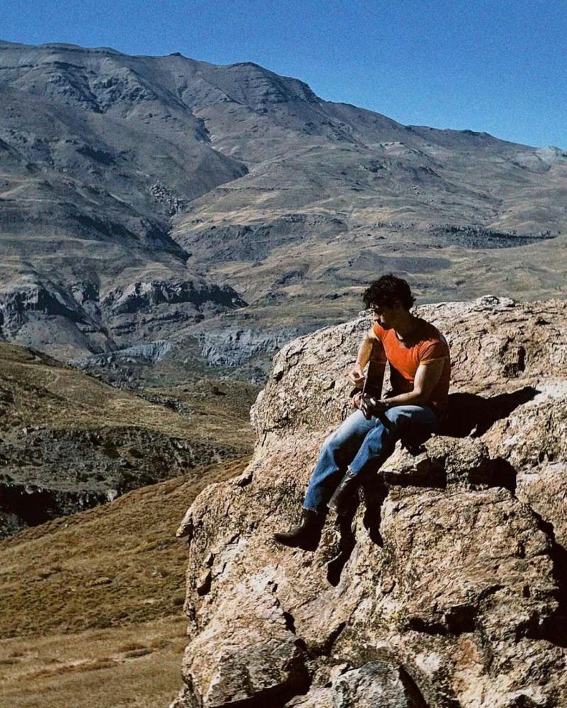 Reportan que uno de los Jonas Brothers grabó videoclip en el Cajón del Maipo